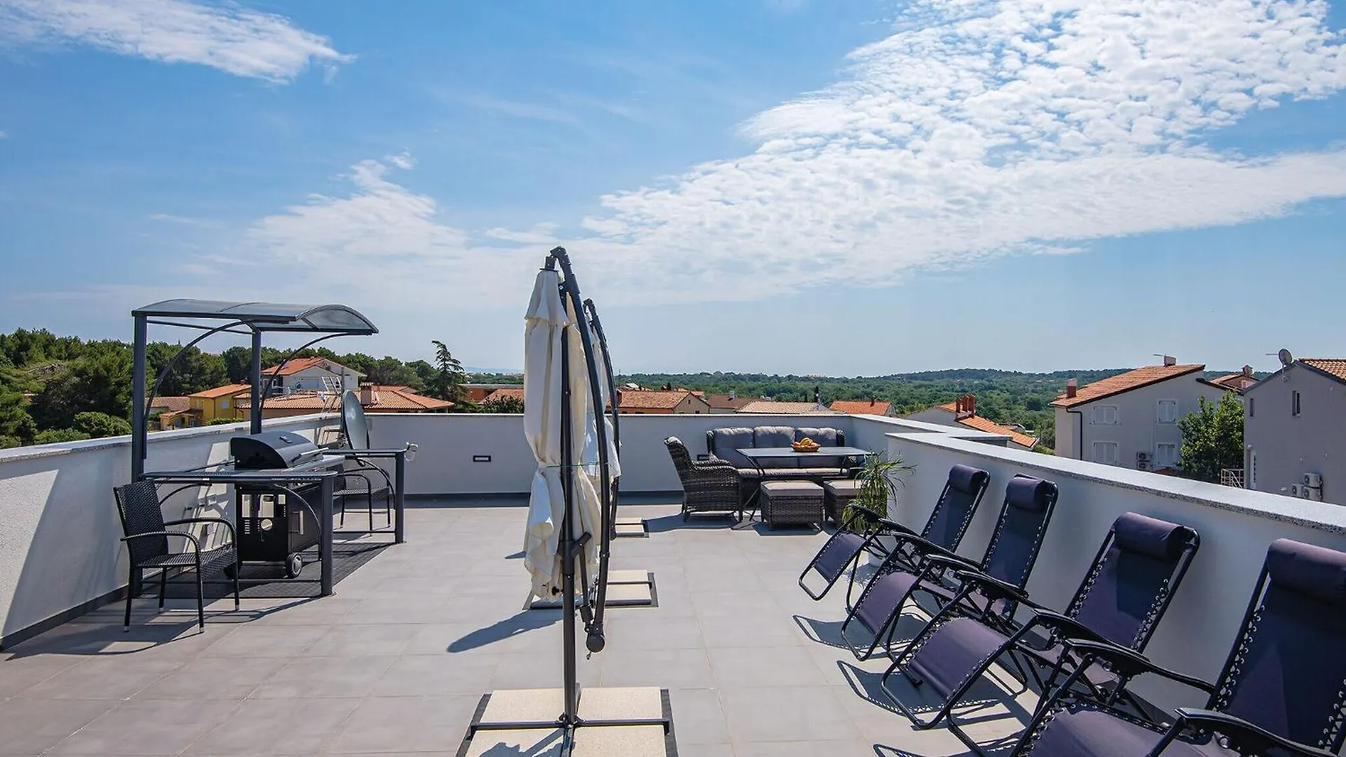 Spacious Home With Large Roof Terrace Medulin 0*,