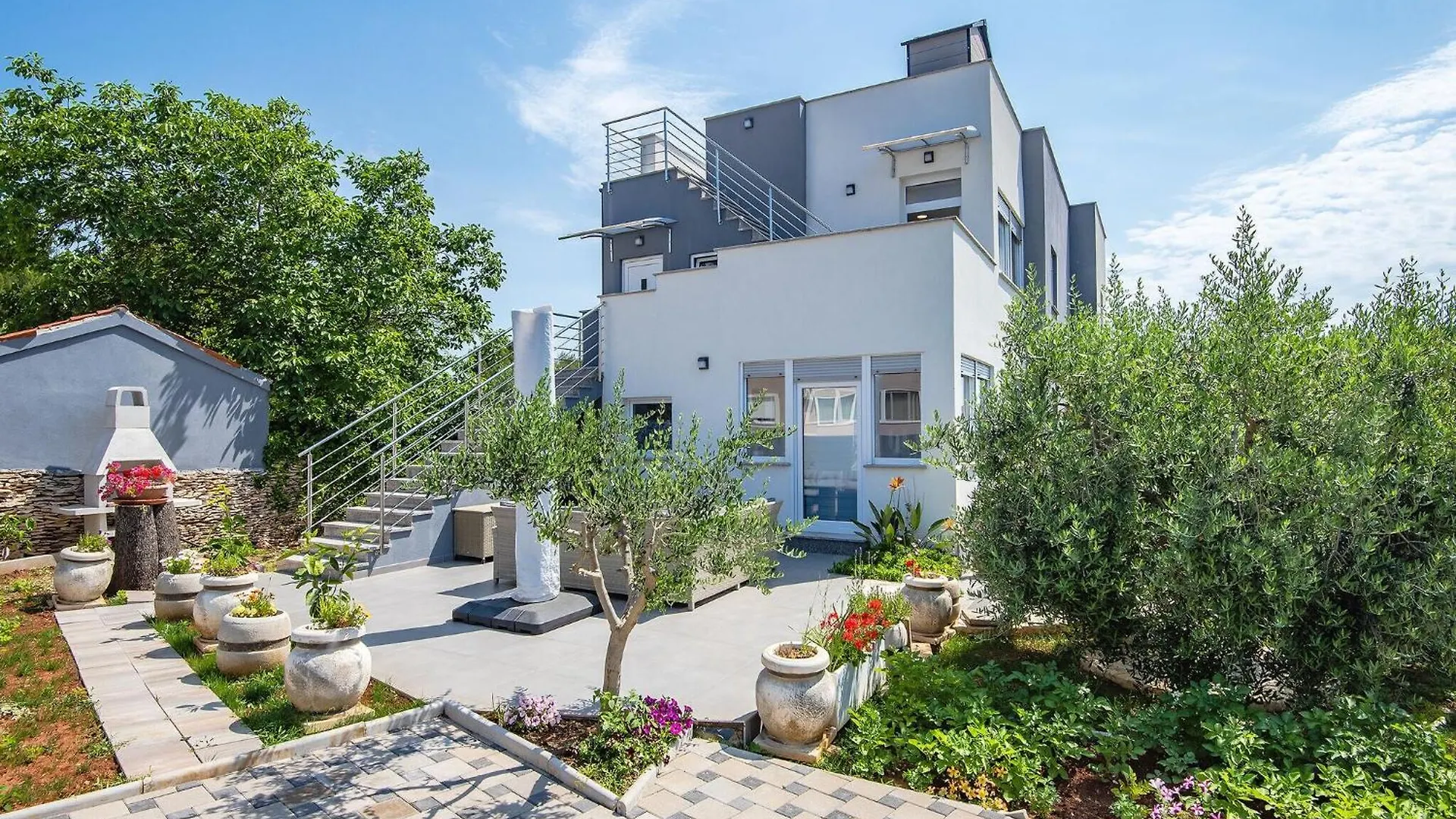 Spacious Home With Large Roof Terrace Medulin